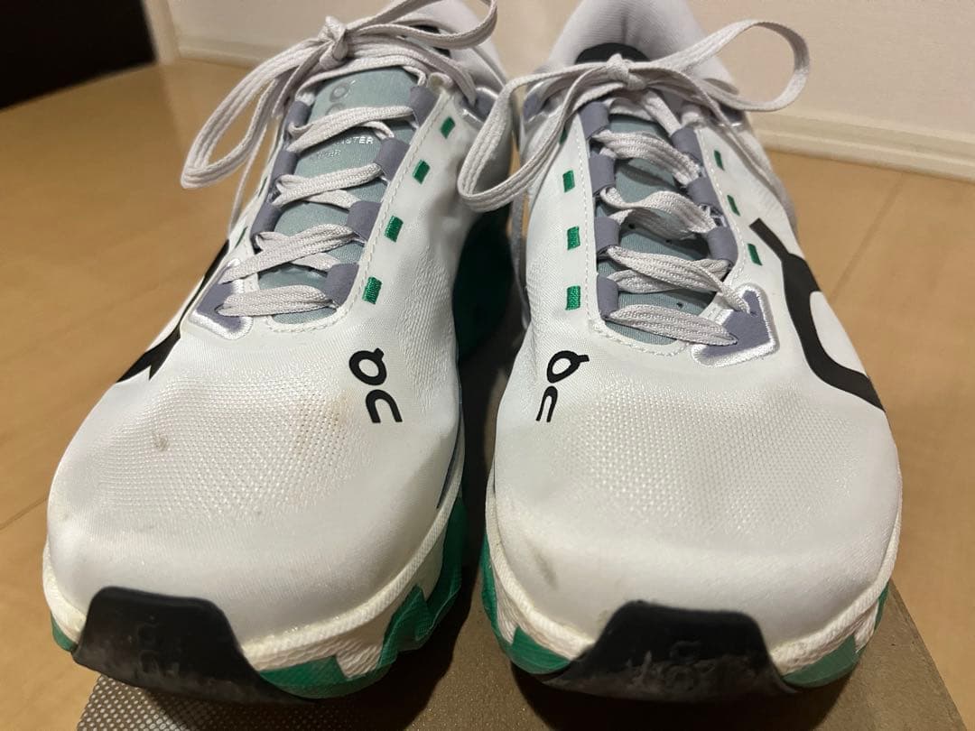 On CloudmonsterHyperランニングシューズ ホワイト/グリーン