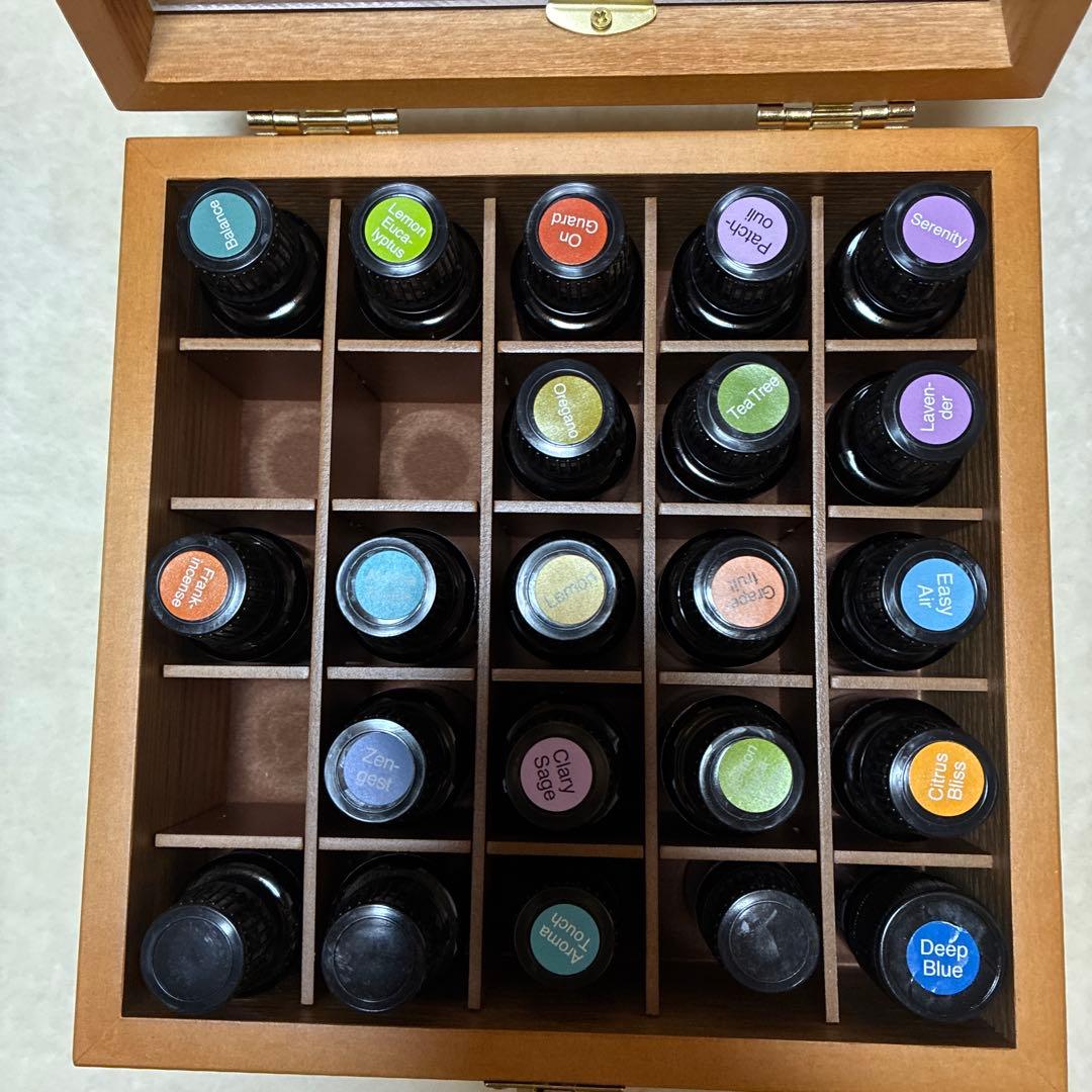 doTERRA エッセンシャルオイルボックス 22本収納