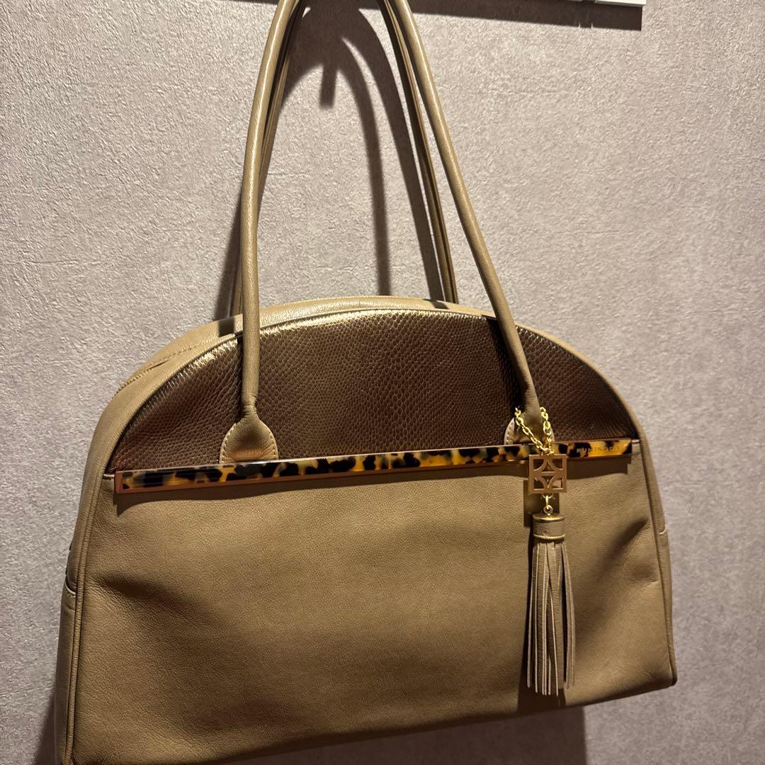 FUMIKODA BIANCAタッセル付き