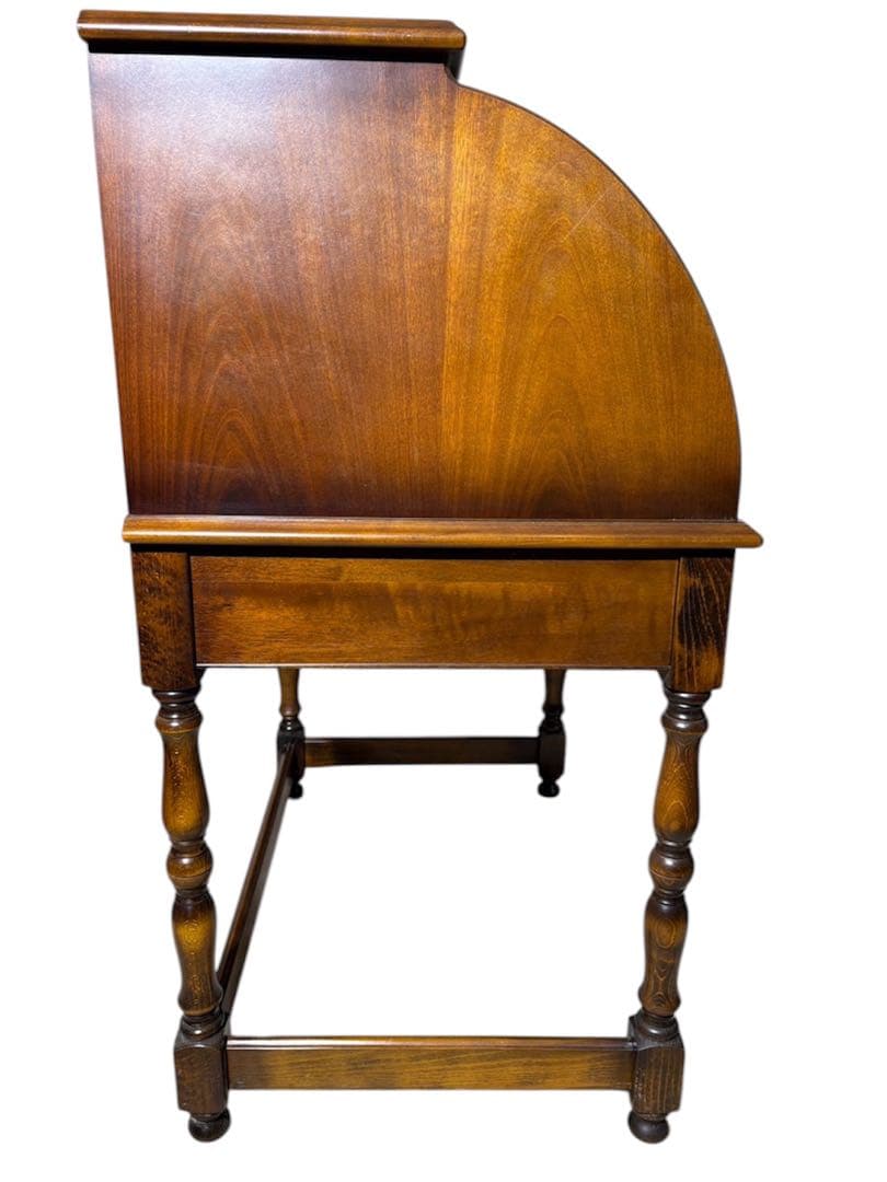 札幌市内引取・札幌市内配送可‼️カリモク コロニアル ライティング ビューロー