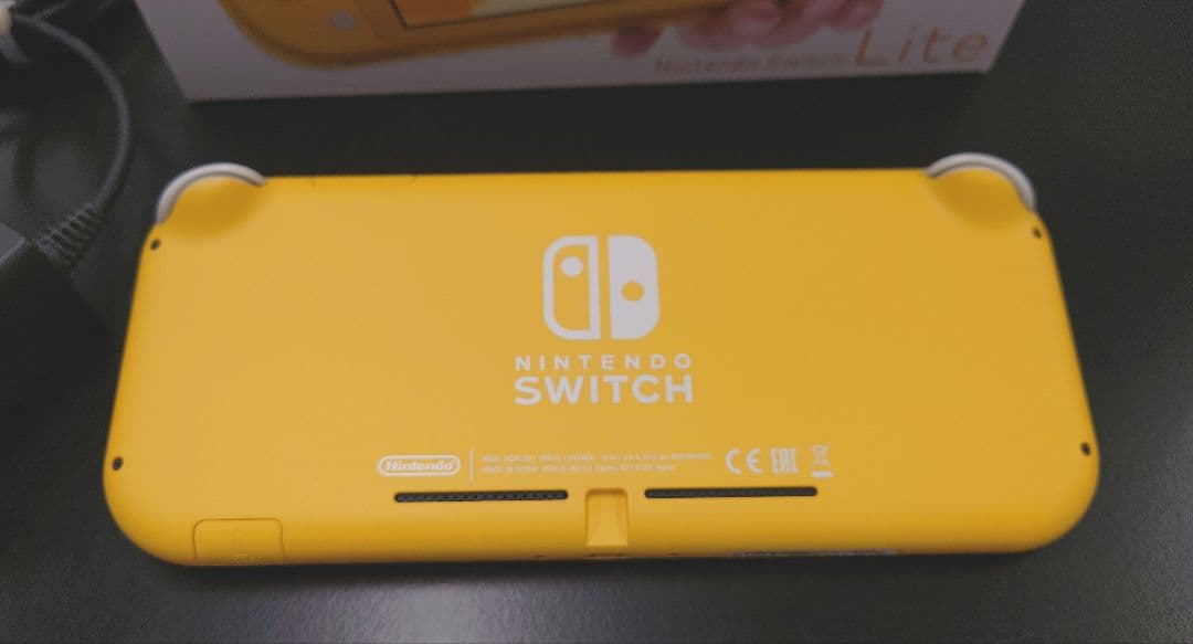 Switch Lite イエロー