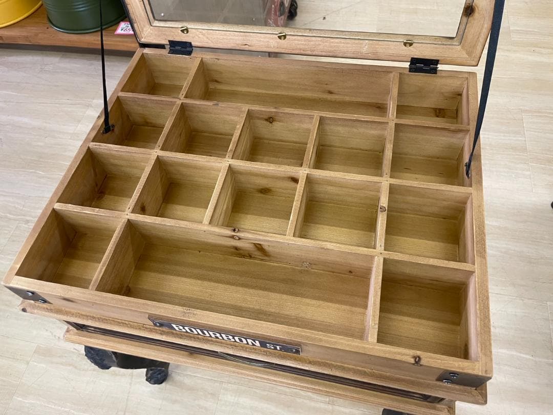 コレクションテーブル　コレクションケース　机　サイドテーブル　アンティーク　木