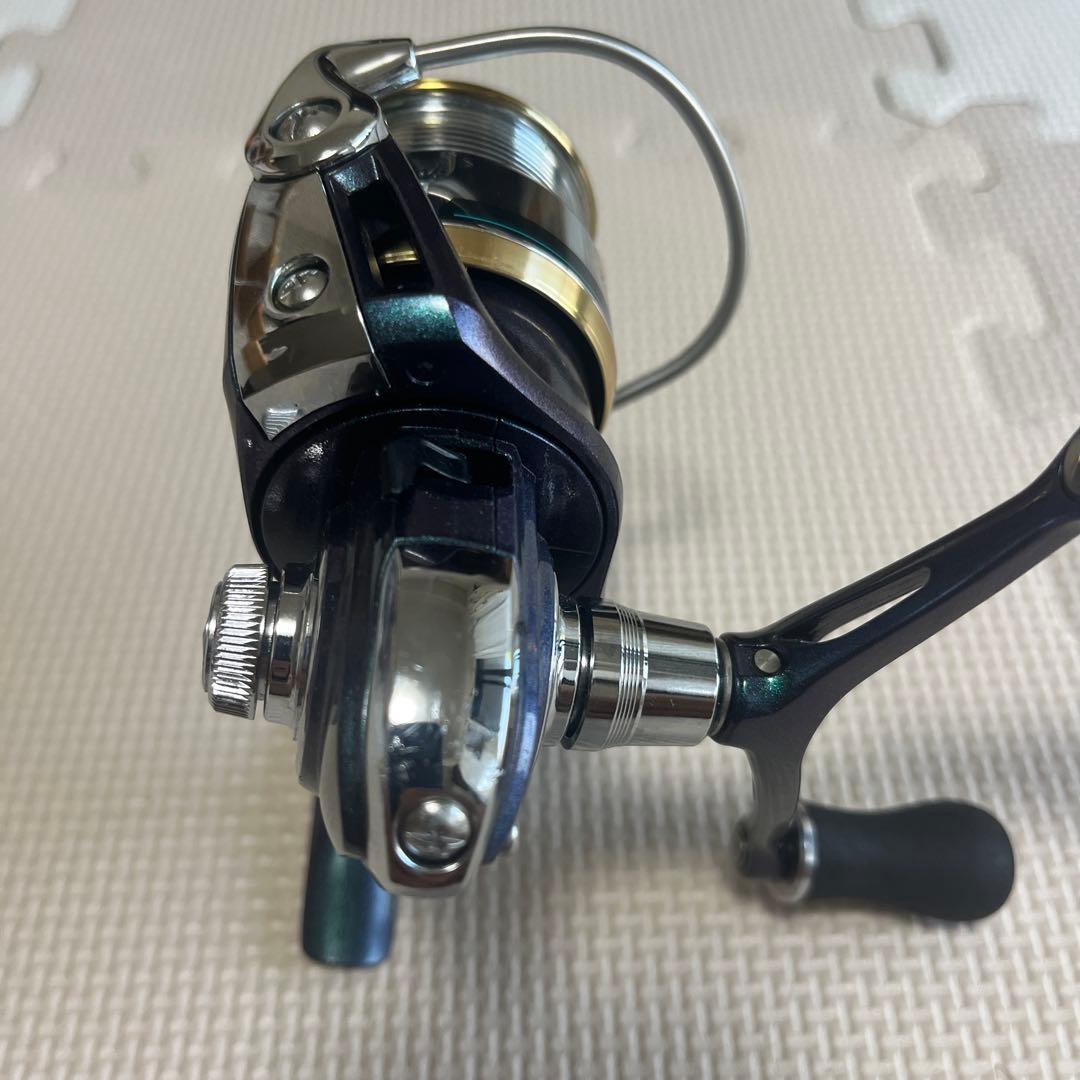 ダイワ　エメラルダス INF 2506 W ハンドル　①