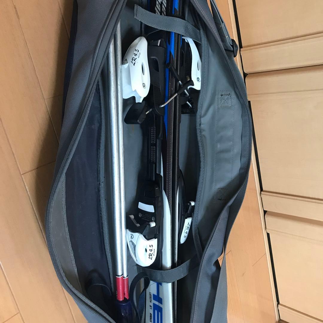 初めての子どもにおすすめ！持ち運びに便利な専用ケース付きショートスキー