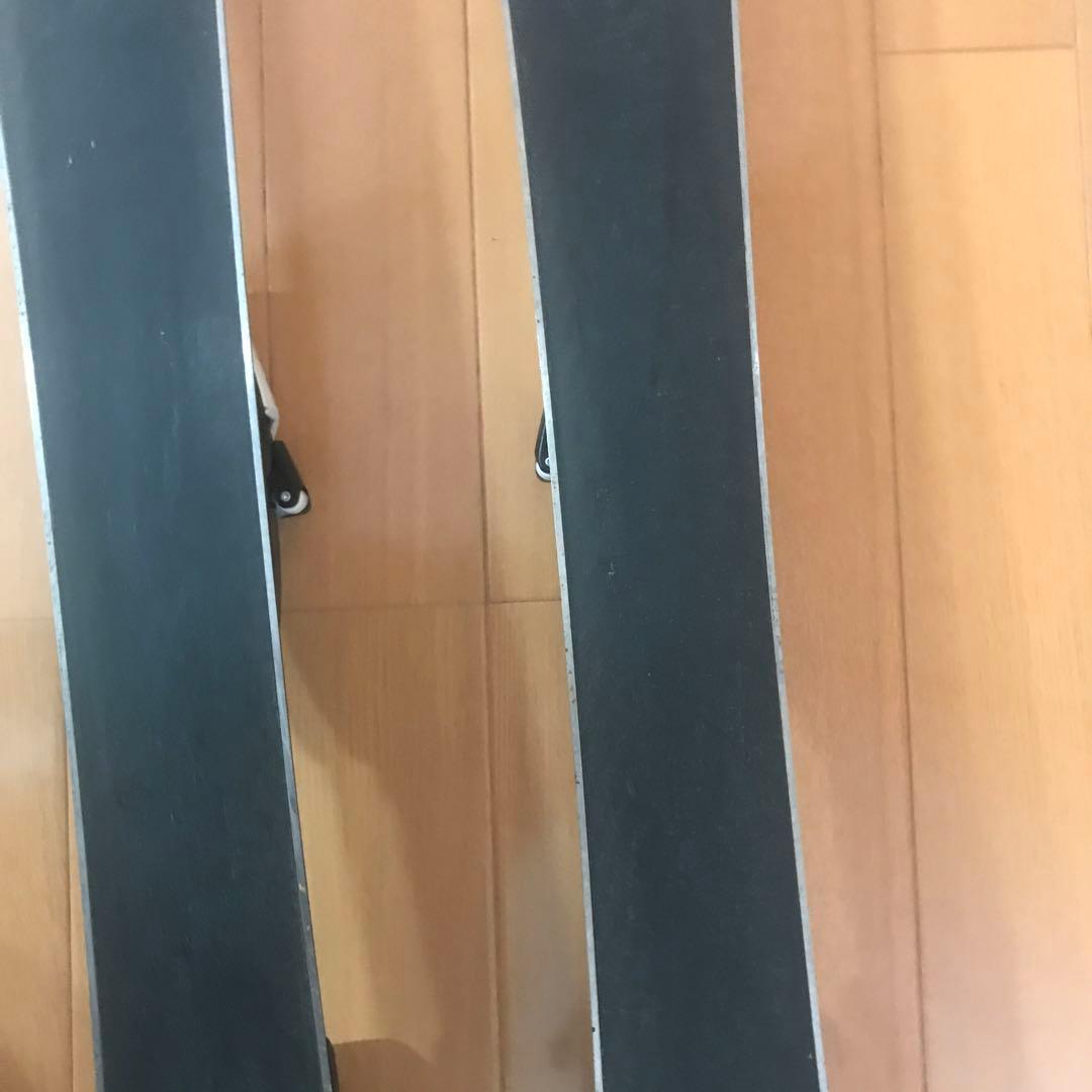 初めての子どもにおすすめ！持ち運びに便利な専用ケース付きショートスキー