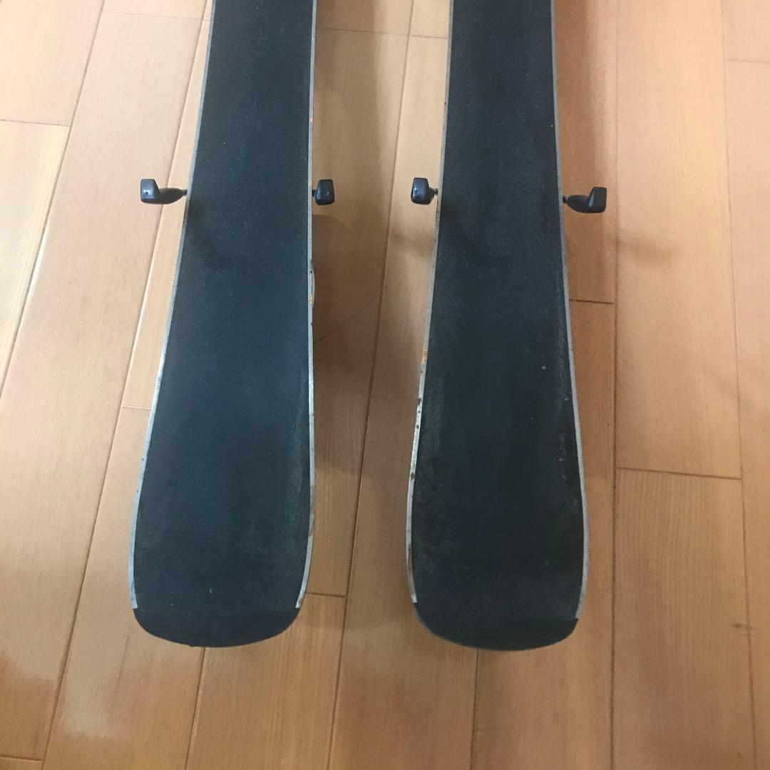 初めての子どもにおすすめ！持ち運びに便利な専用ケース付きショートスキー