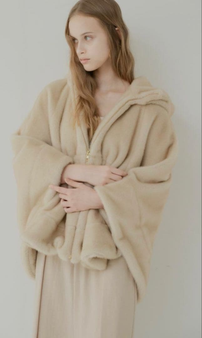 新品　未使用品maison de Dolce. テディポンチョ