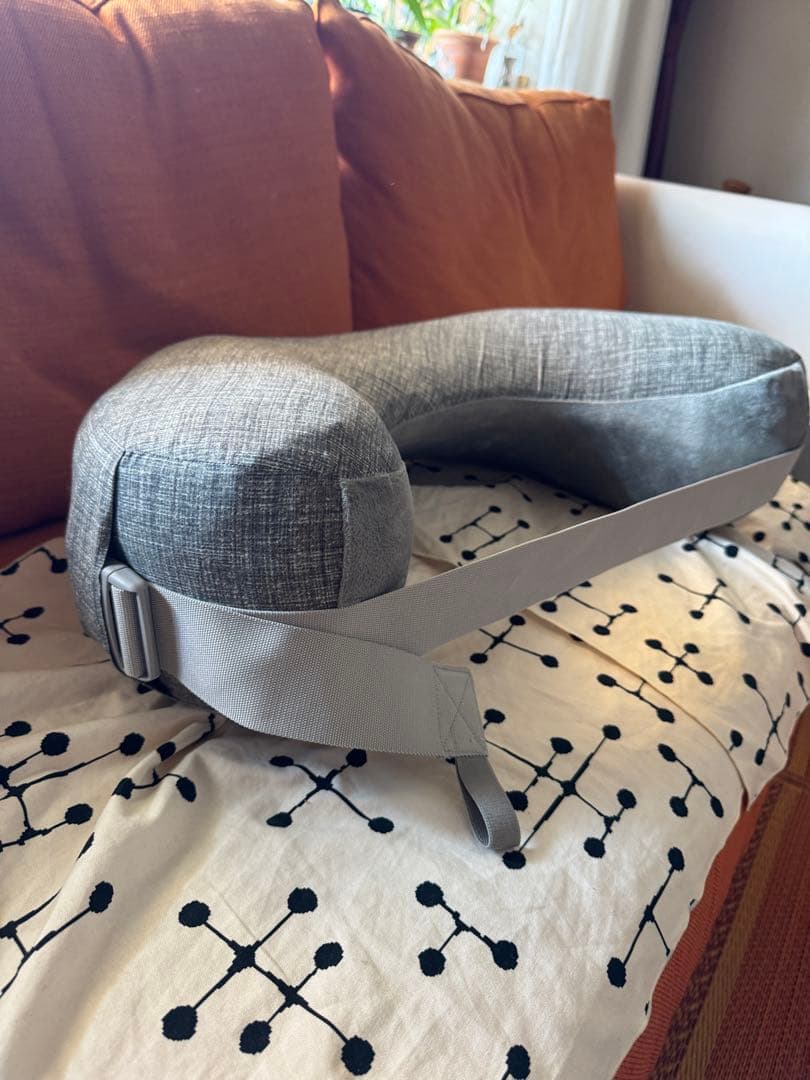 Ergobaby ナチュラルカーブ・ナーシングピロー ベルト付き