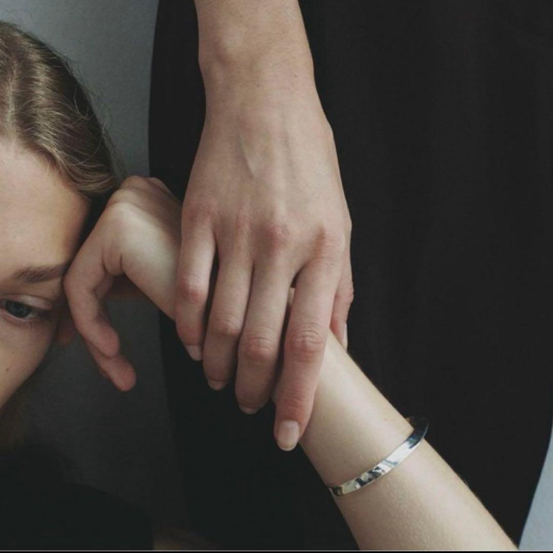 GARNI シルバーオープンバングル（定価36300円）