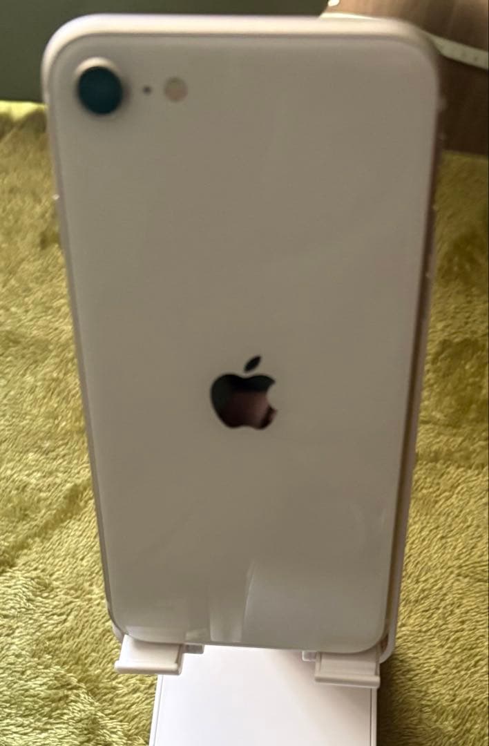 iPhone SE (第3世代) スターライト 128GB