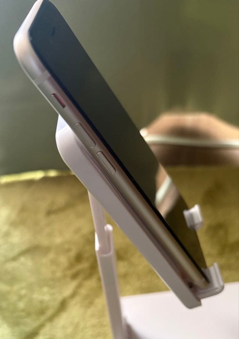 iPhone SE (第3世代) スターライト 128GB