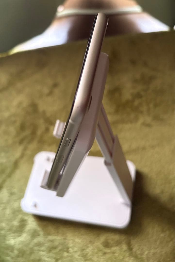 iPhone SE (第3世代) スターライト 128GB