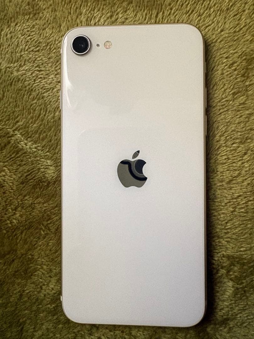 iPhone SE (第3世代) スターライト 128GB