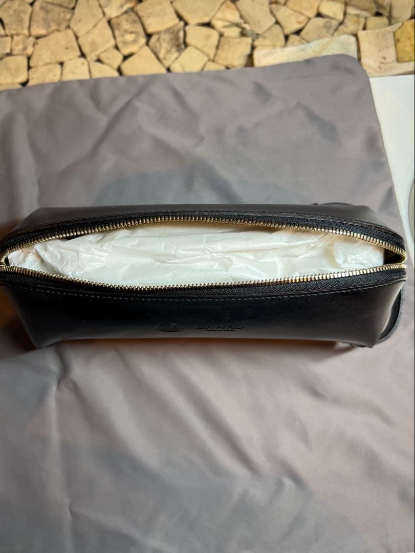 【未使用品】ganzo 黒レザークラッチバック