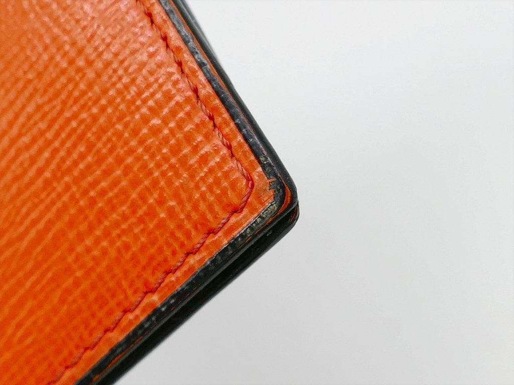 [3422]　良品　＊ヴァレクストラ＊　マネークリップ付き　折財布