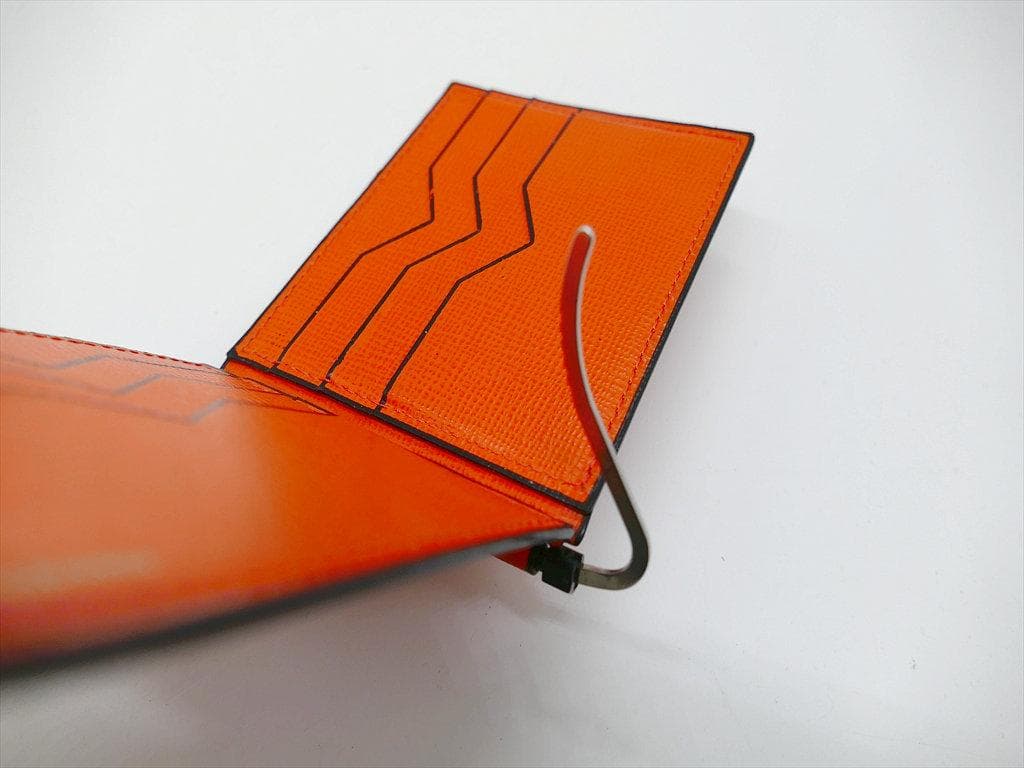 [3422]　良品　＊ヴァレクストラ＊　マネークリップ付き　折財布