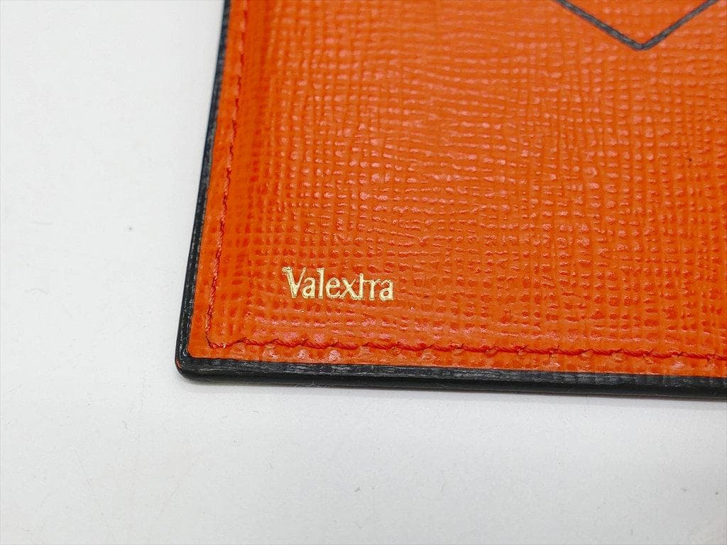 [3422]　良品　＊ヴァレクストラ＊　マネークリップ付き　折財布