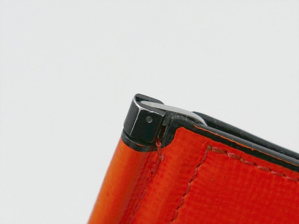 [3422]　良品　＊ヴァレクストラ＊　マネークリップ付き　折財布