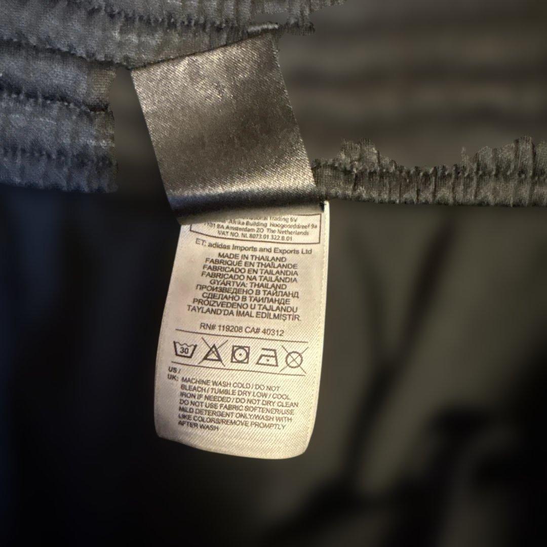 New York Knicks adidas トレーニングパンツ