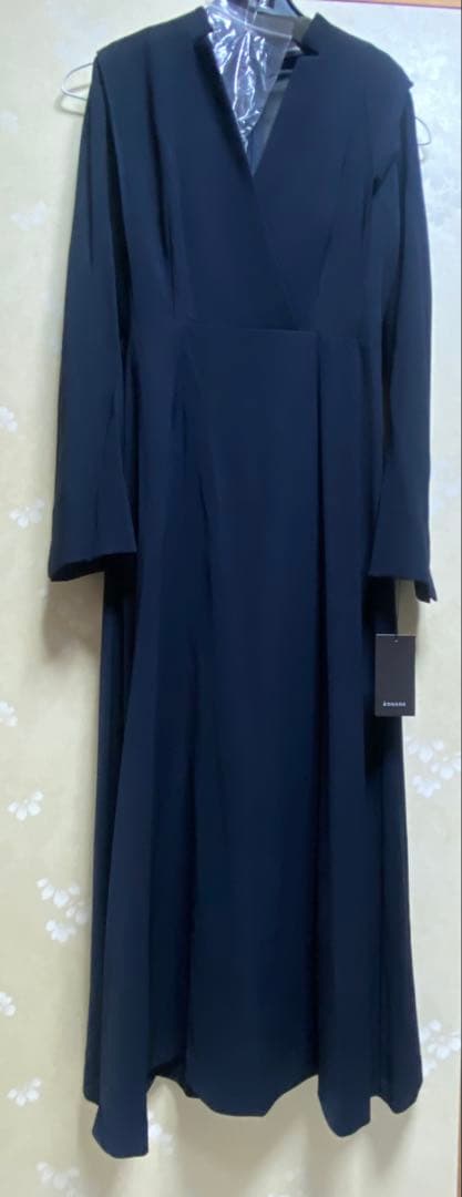 完売品‼️新品未使用‼️ ダブルサテンノーカラータックワンピース