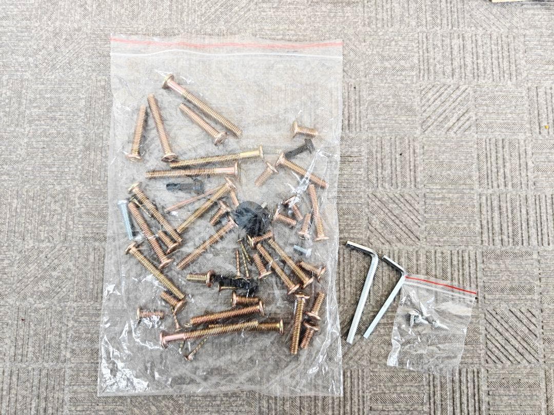 【美品】タンスのゲン シングル　ベッドフレーム　宮付き　2口コンセント　天然木