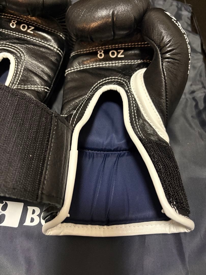 ISAMI BOXER ボクシンググローブ 8oz ベルクロ 黒