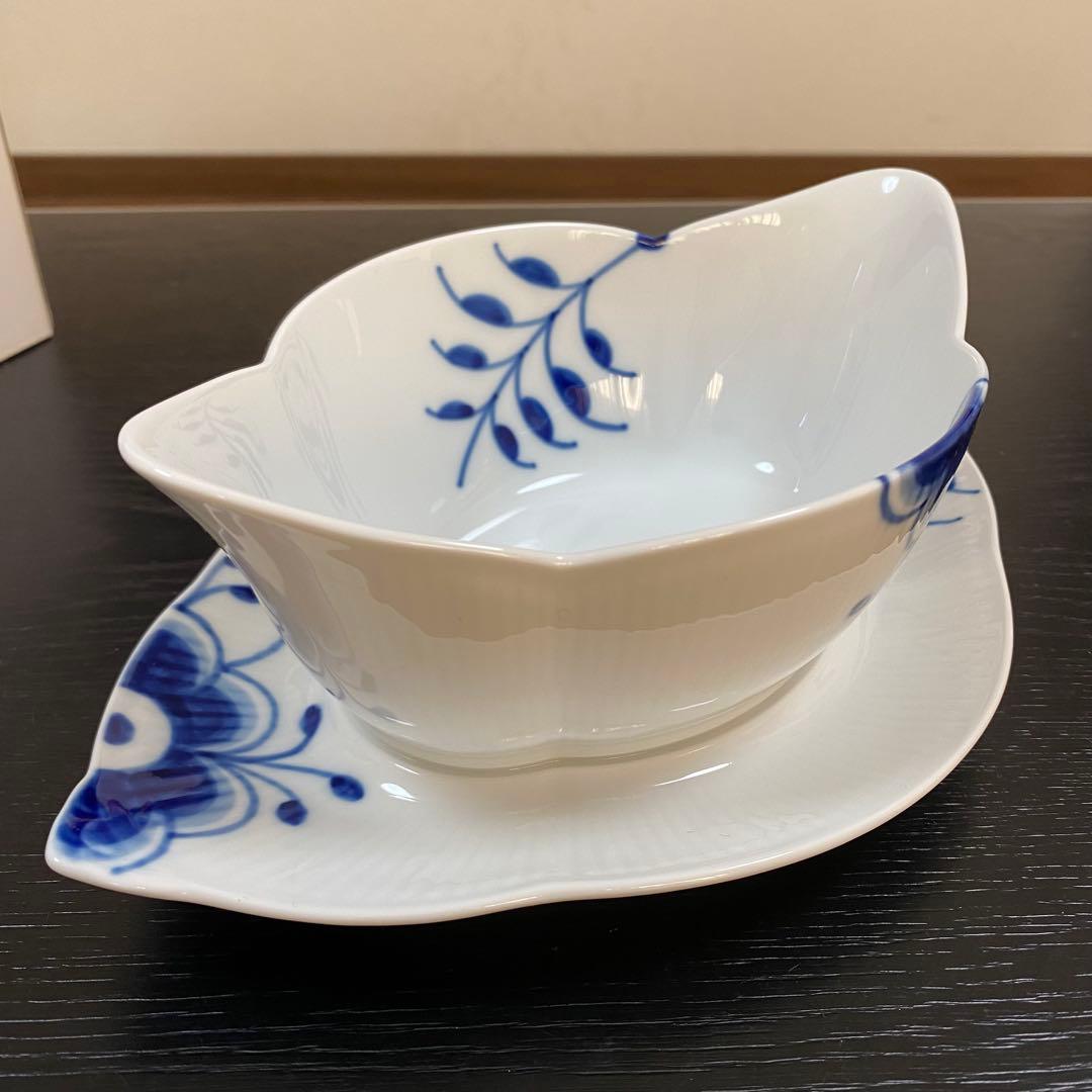   ブルーフルーテッドメガ　ソースボート　新品