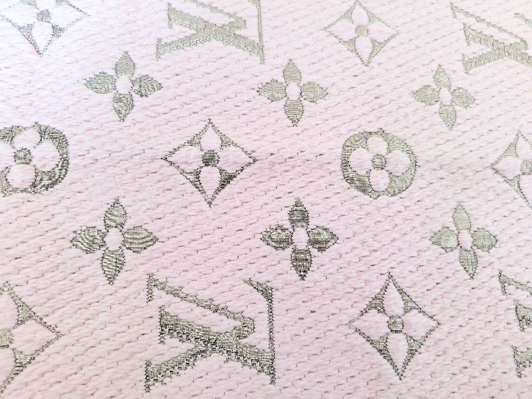 Louis Vuitton　ロゴマニア　ピンク マフラー