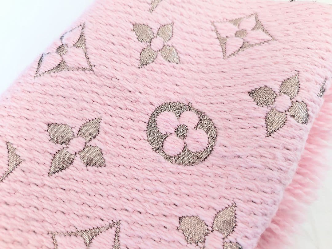 Louis Vuitton　ロゴマニア　ピンク マフラー
