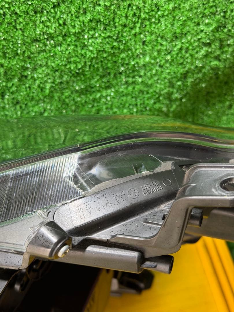 シエンタ 170系 NCP175G 後期 右ライト ICHIKOH 52-317