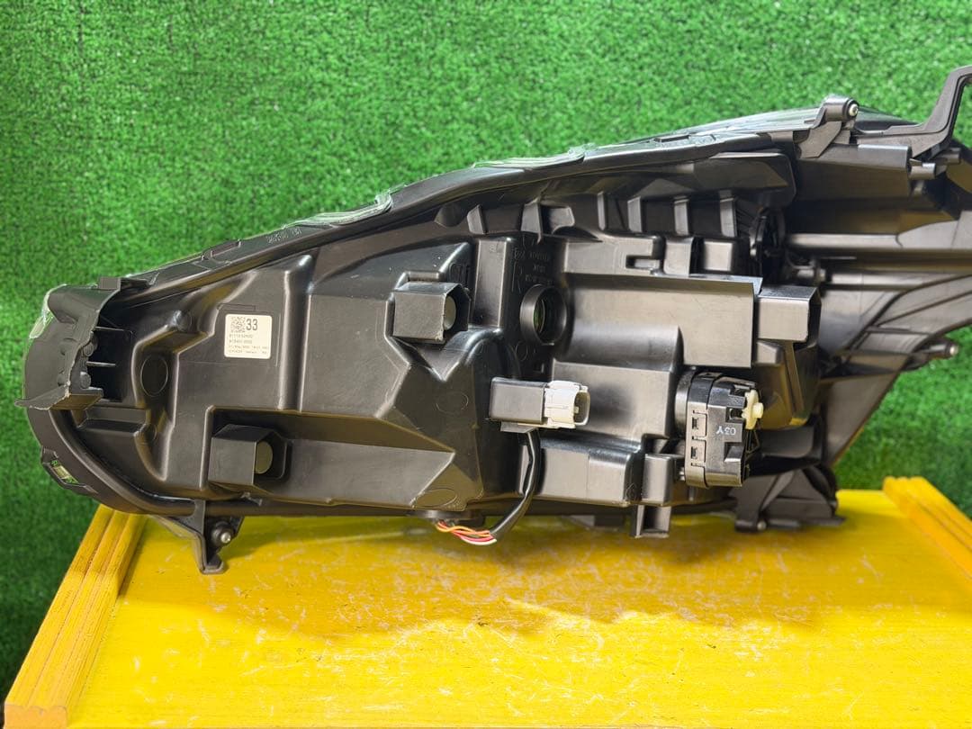 シエンタ 170系 NCP175G 後期 右ライト ICHIKOH 52-317