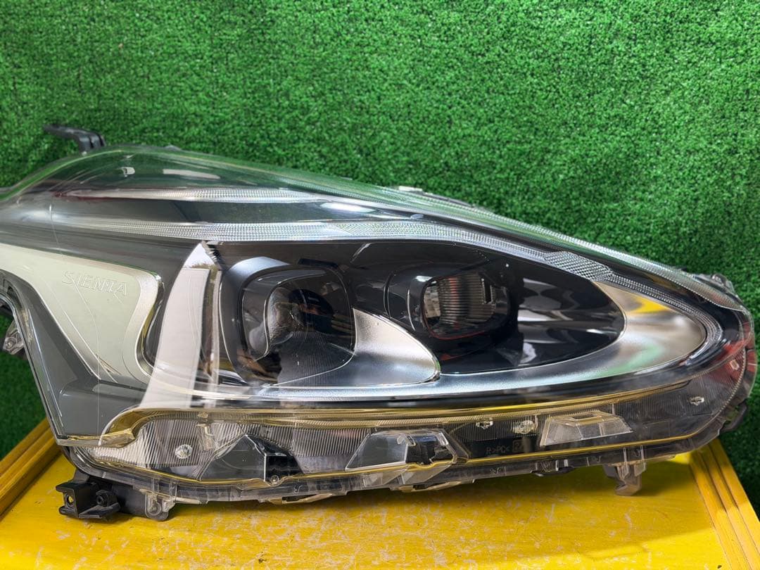 シエンタ 170系 NCP175G 後期 右ライト ICHIKOH 52-317