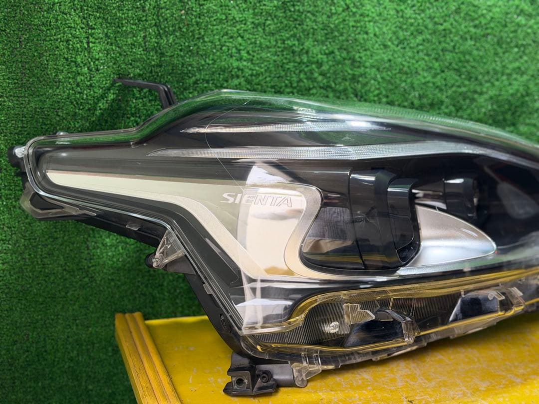 シエンタ 170系 NCP175G 後期 右ライト ICHIKOH 52-317