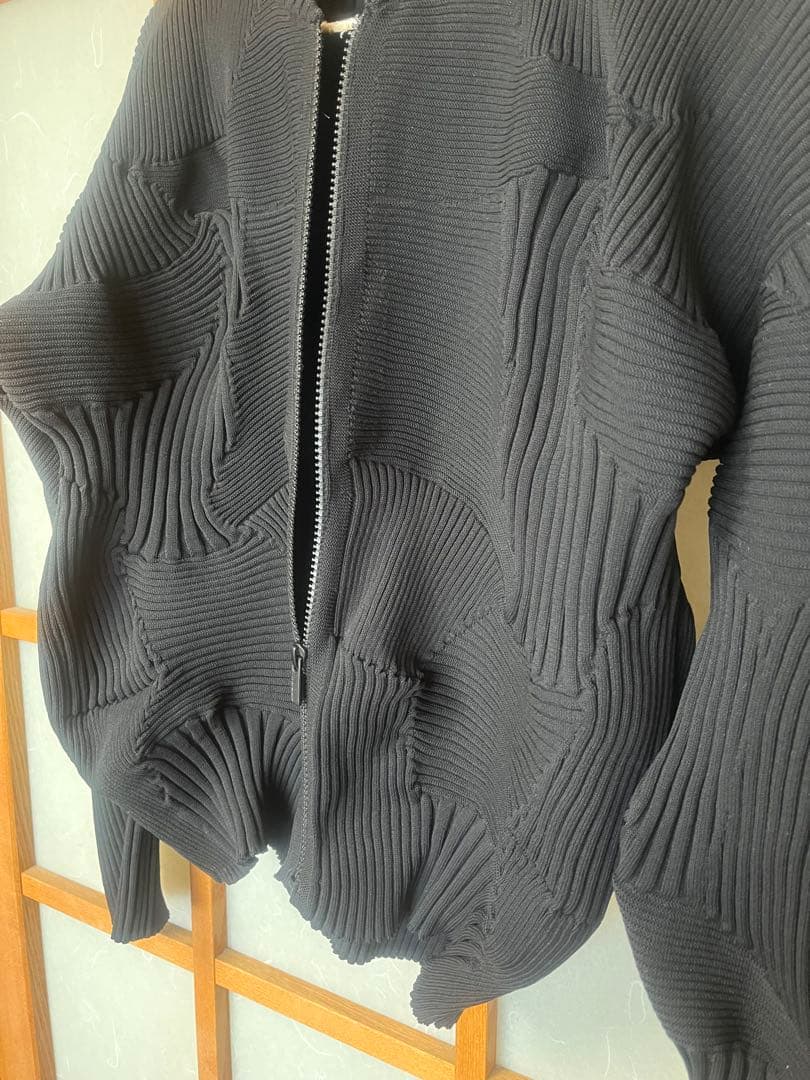 人気完売ISSEY MIYAKE KONEKONEコネコネジップアップ