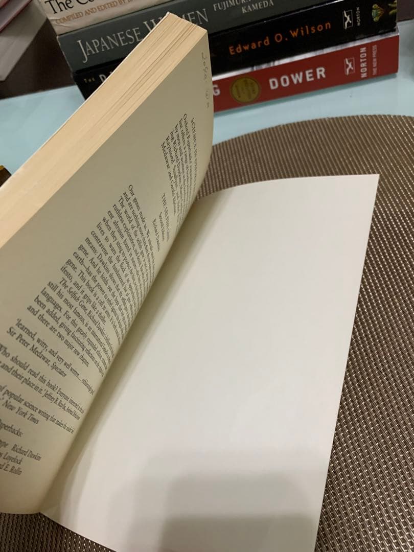 洋書 GAIA: A New Look at Life on Earth