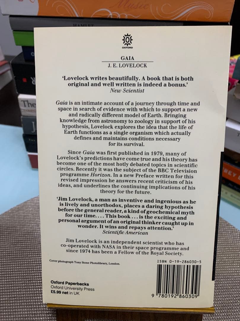 洋書 GAIA: A New Look at Life on Earth