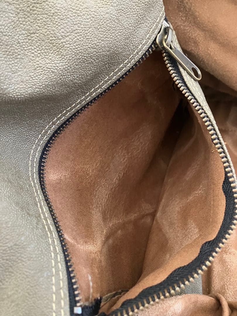 CP COMPANY ボストンバッグ&クラッチバッグ　イタリア　鞄　レザー　旅行