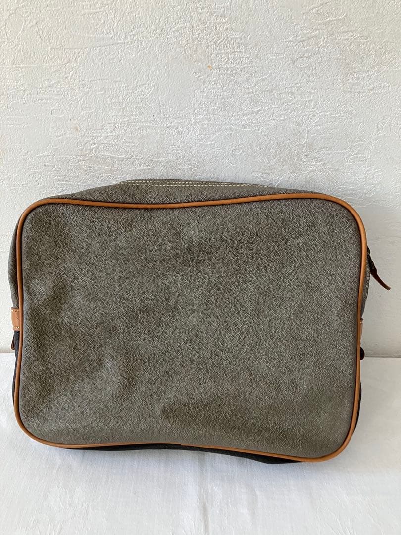 CP COMPANY ボストンバッグ&クラッチバッグ　イタリア　鞄　レザー　旅行