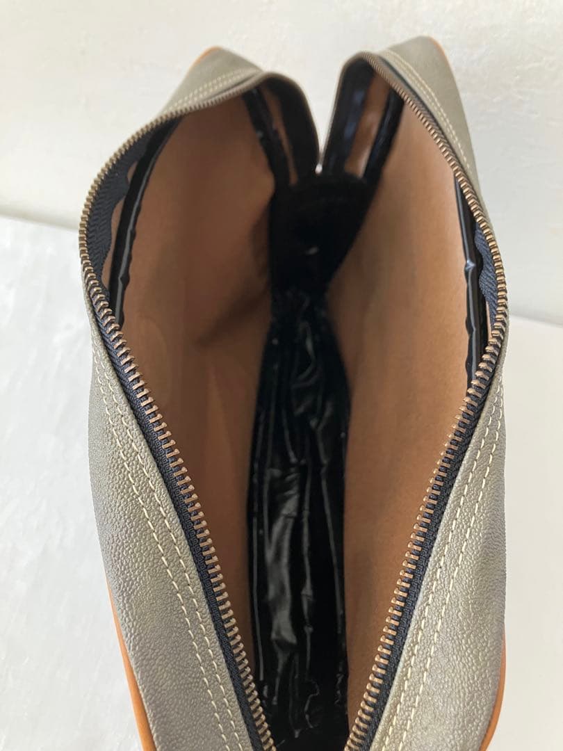 CP COMPANY ボストンバッグ&クラッチバッグ　イタリア　鞄　レザー　旅行