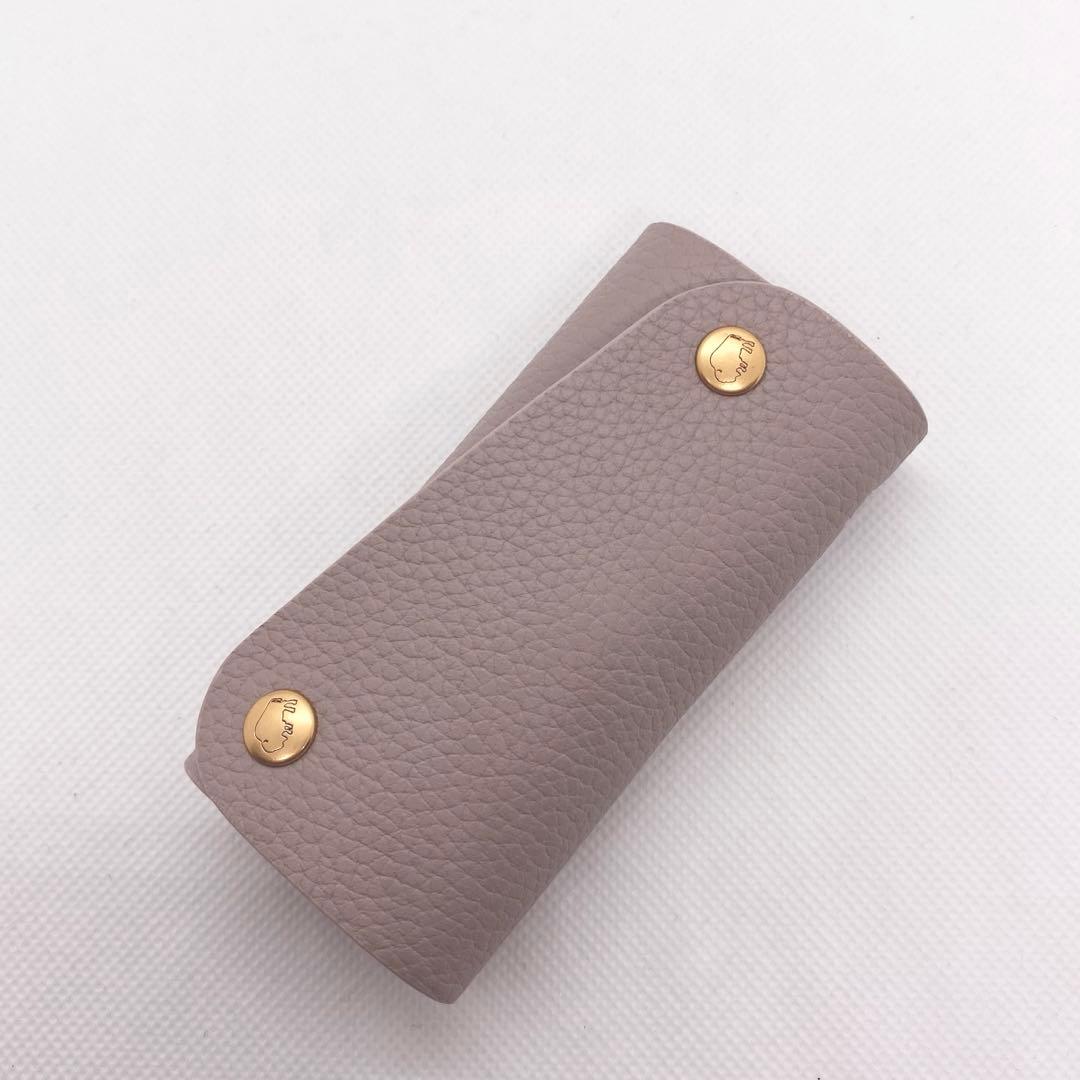 【新品未使用】イルビゾンテ キーケース（ティタニア） ☆ マルヴァ グレー ☆