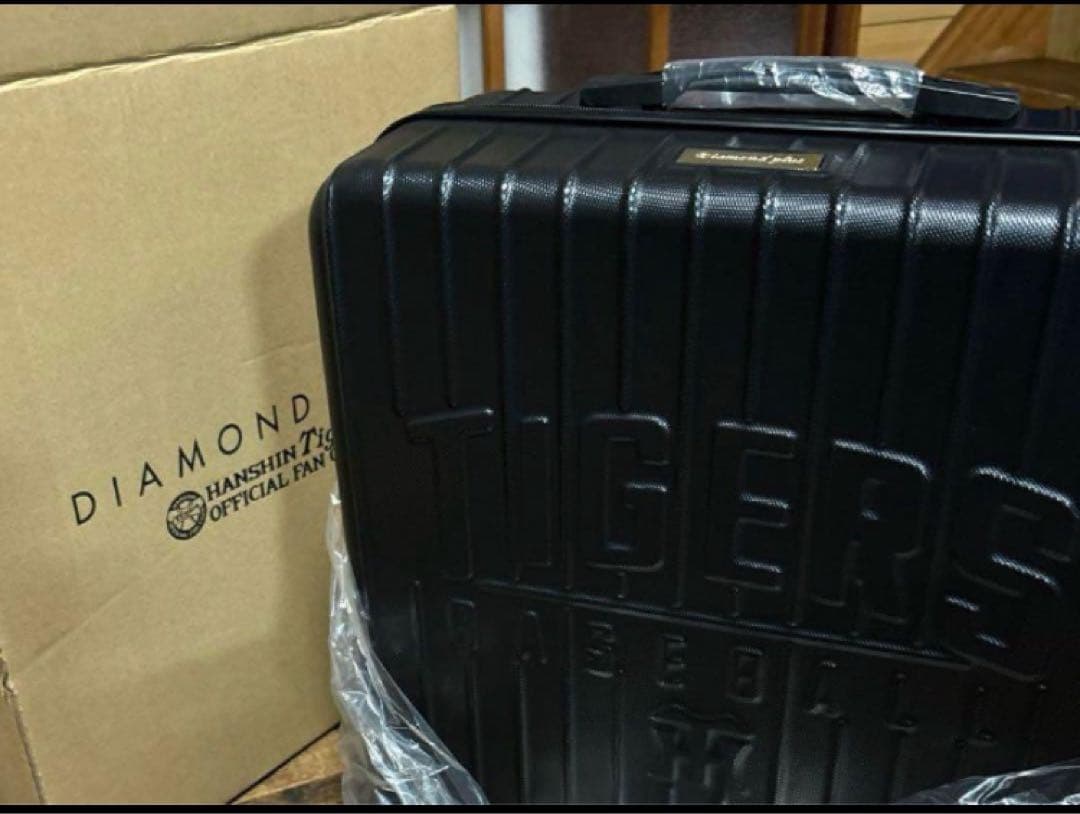 阪神タイガース　ダイヤモンドプラス特典 軽量スーツケース2024