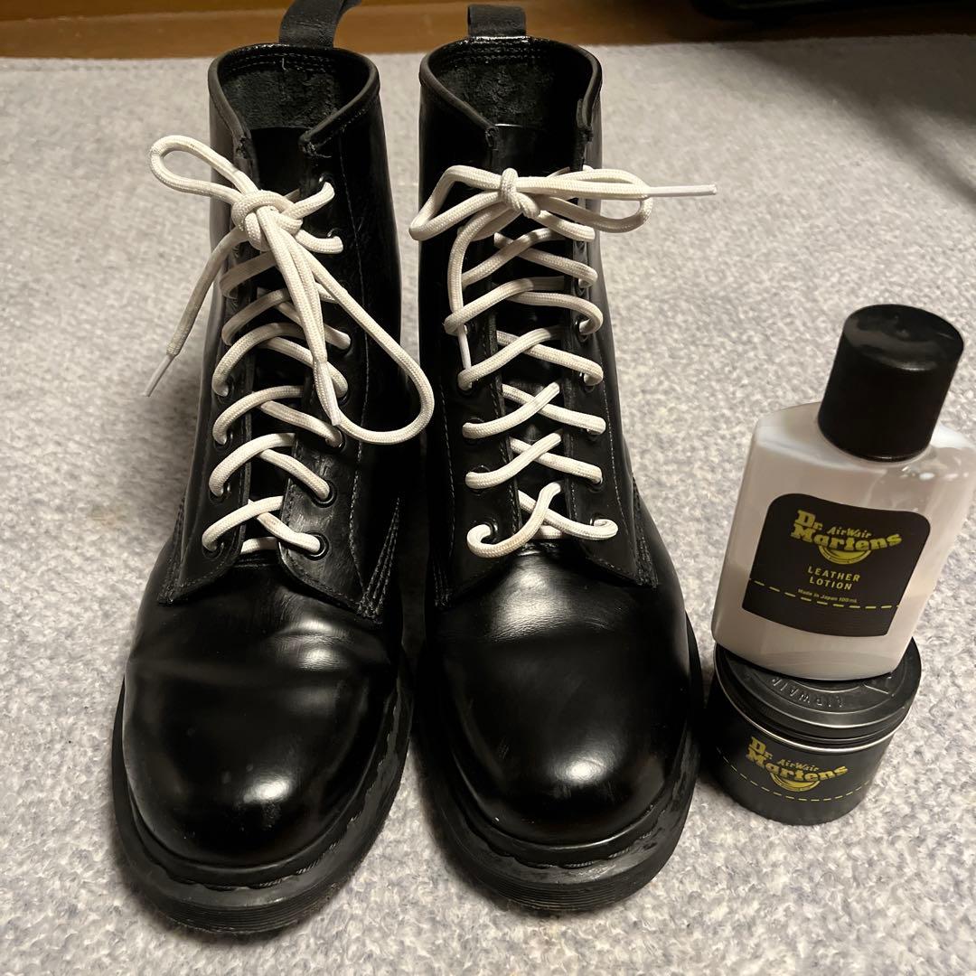 Dr.Martens 8ホール 黒ステッチ