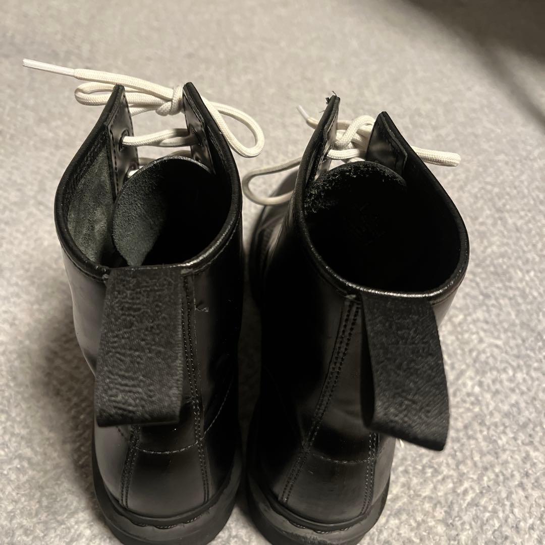 Dr.Martens 8ホール 黒ステッチ