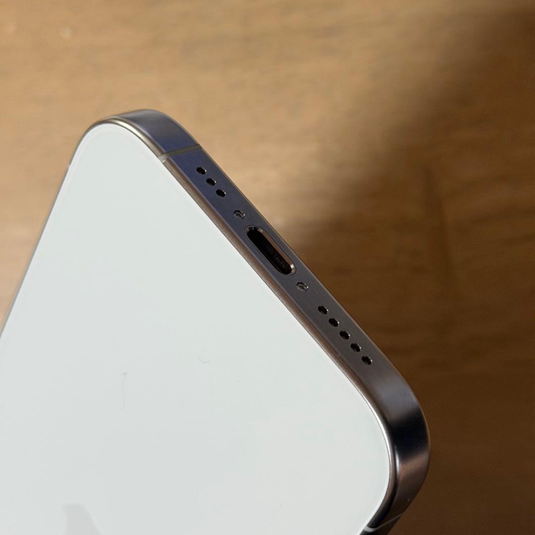 新品 Apple IPhone15pro 256GB ホワイトチタニウム