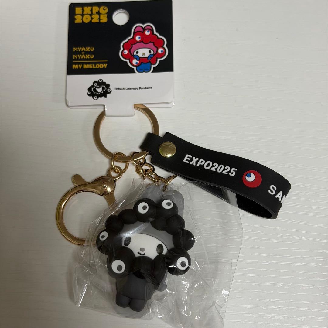 p*3様 関西万博　サンリオ黒ミャクミャクキーホルダー