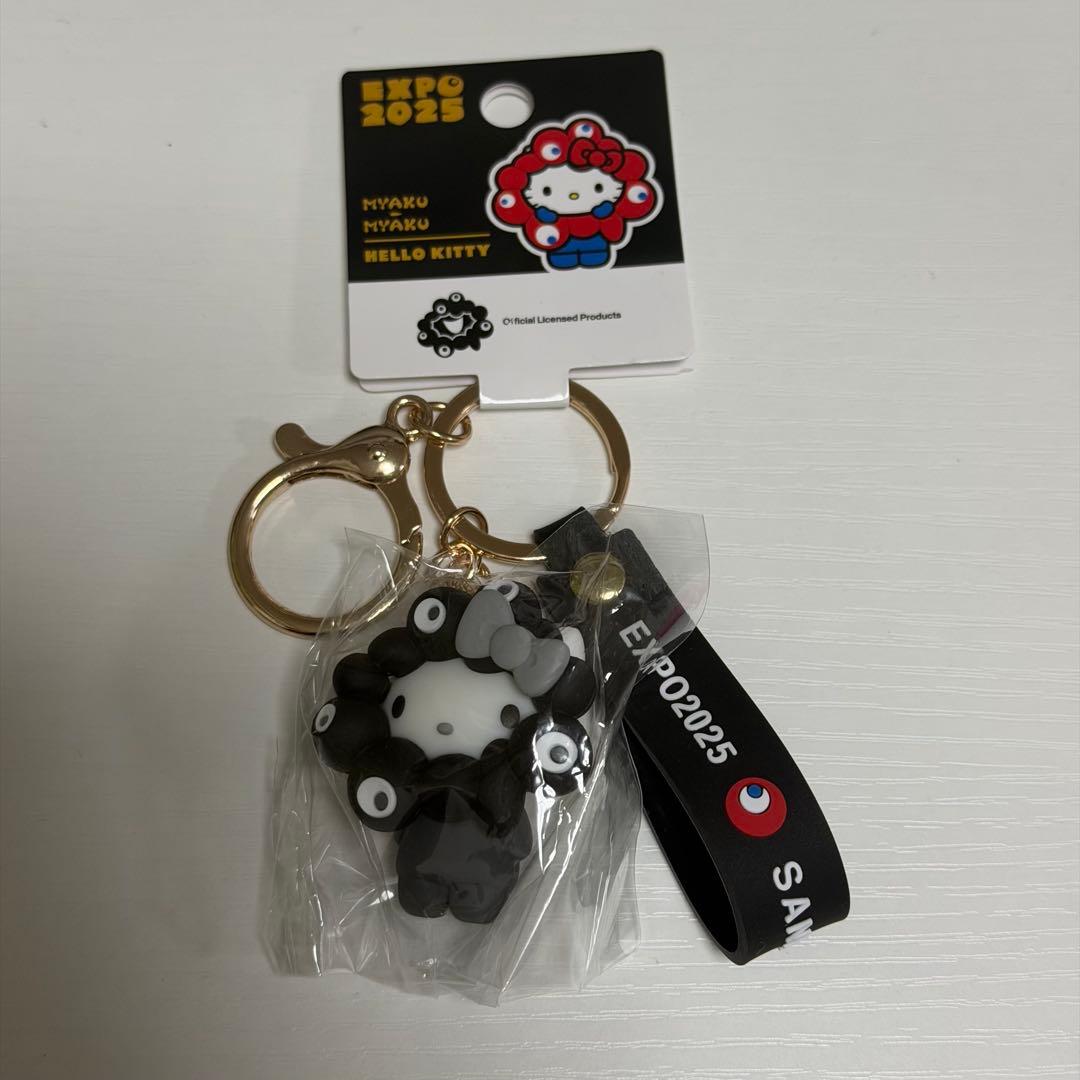 p*3様 関西万博　サンリオ黒ミャクミャクキーホルダー