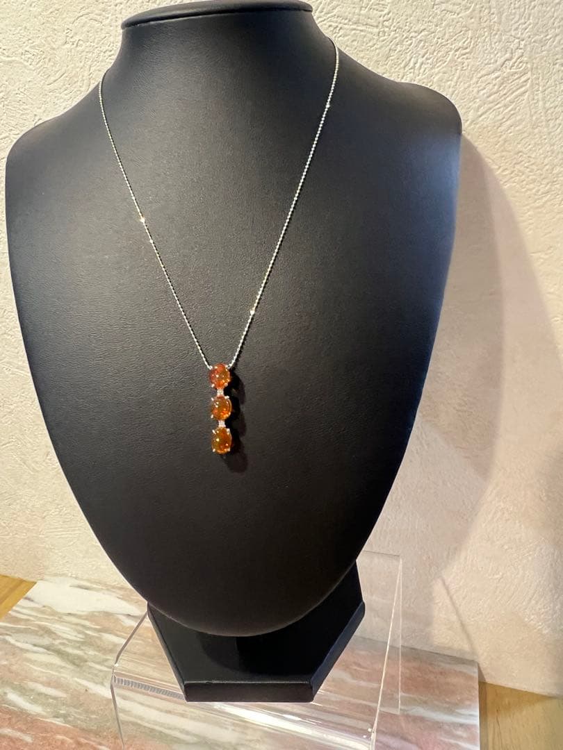 K18WG メキシコオパール2.42ct ダイヤ ネックレス　刻印あり