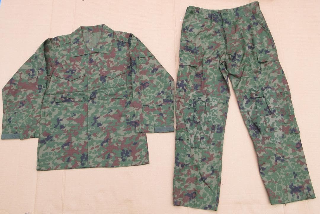 ３B陸上自衛隊迷彩服上下セット（クレイタイプニーパッド対応モデル、パッド無し）