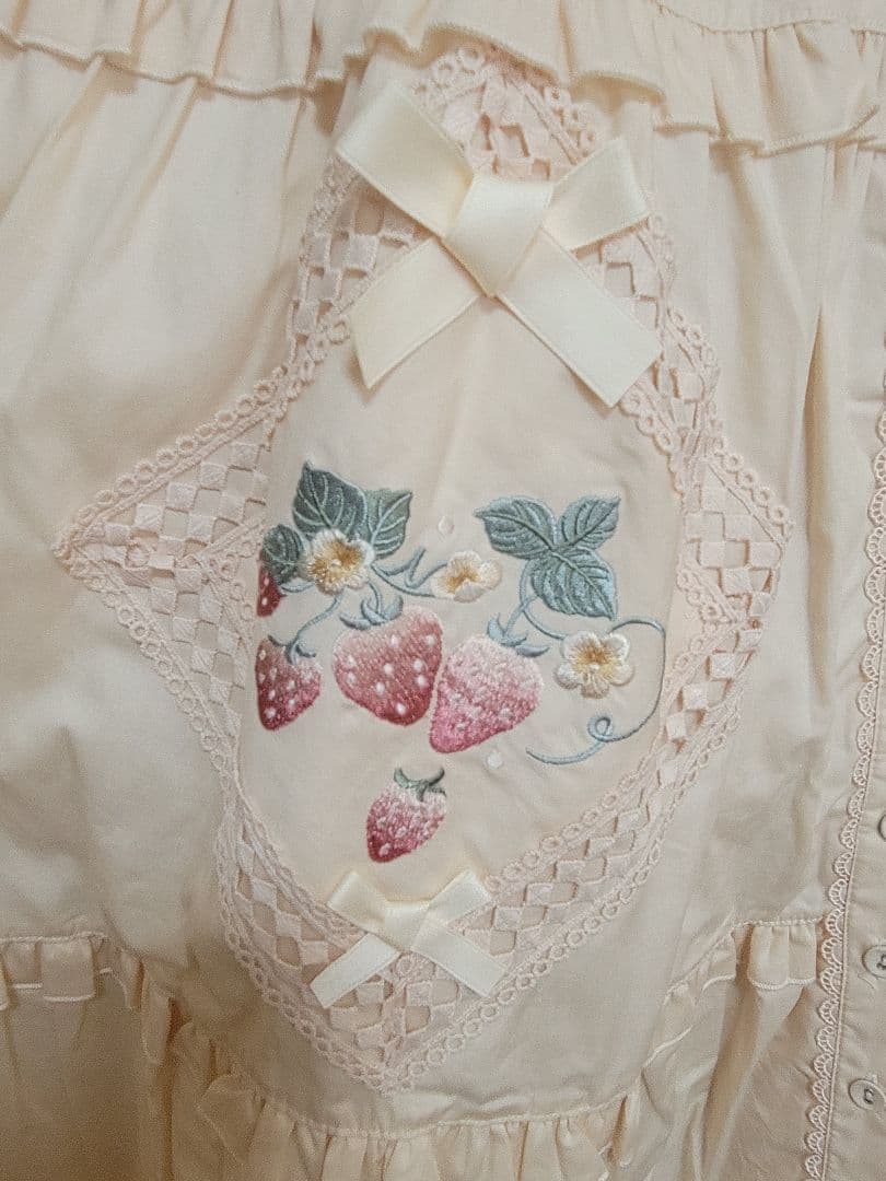 NyaNya Strawberry Flowers on the Hill柄