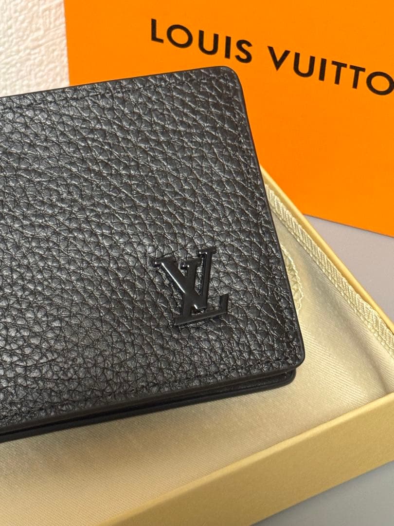 LOUIS VUITTON ブラック 二つ折り財布 肉団子